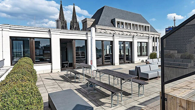 taku Rooftop Pop-Up auf der Dachterrasse des Design Office Köln Dominium. Foto: taku / Design Office Köln Dominium